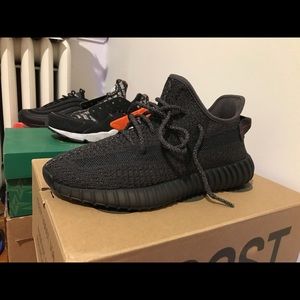 YEEZY BOOST 350 V2